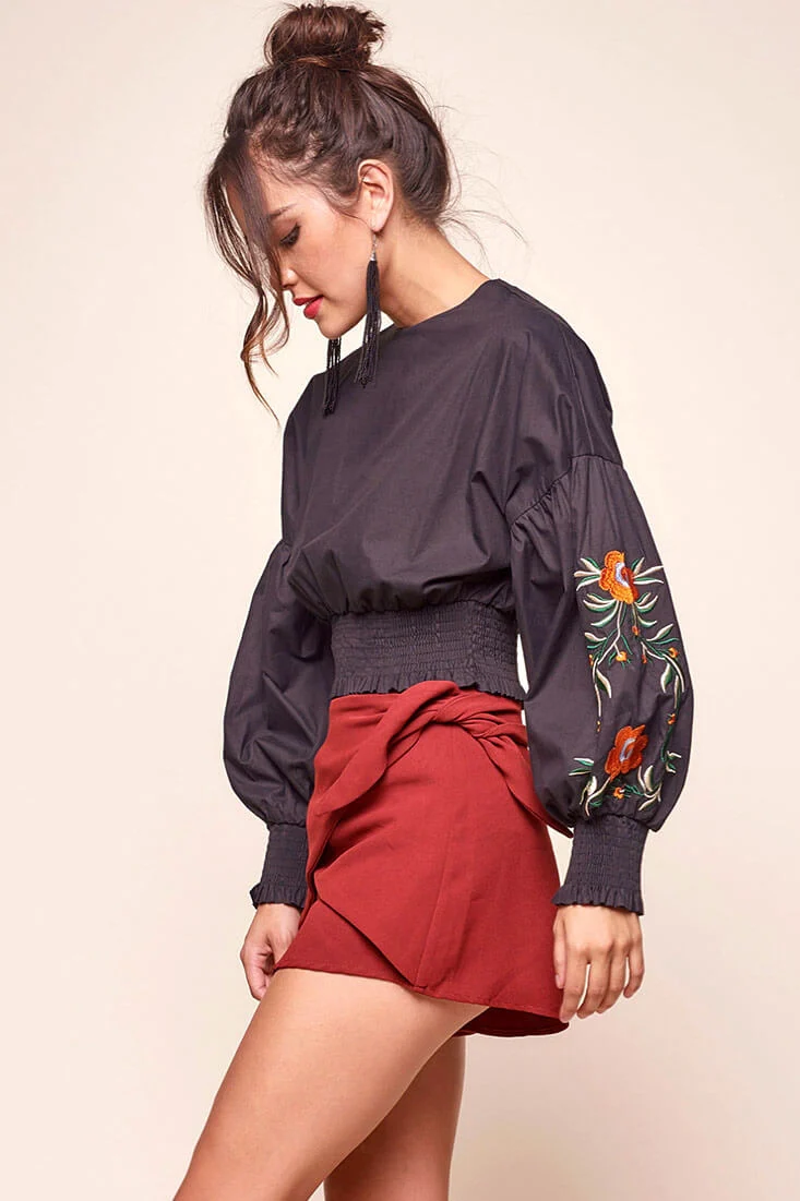 Halle Floral Puff Sleeved Cropped Top Black - Seraphlike