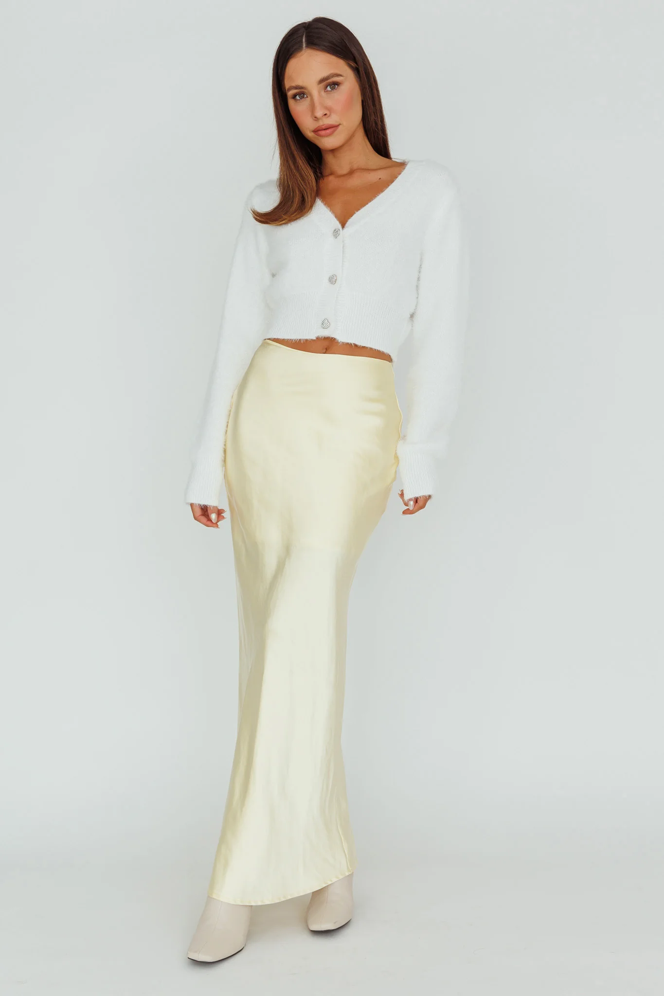 Chica Dulce Heart Button Knit Crop Top Cream - Seraphlike