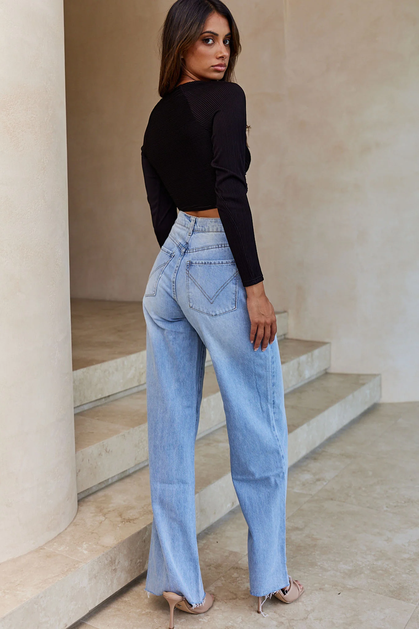 Villa Laguna Twist Bust Long Sleeve Crop Top Black - Seraphlike