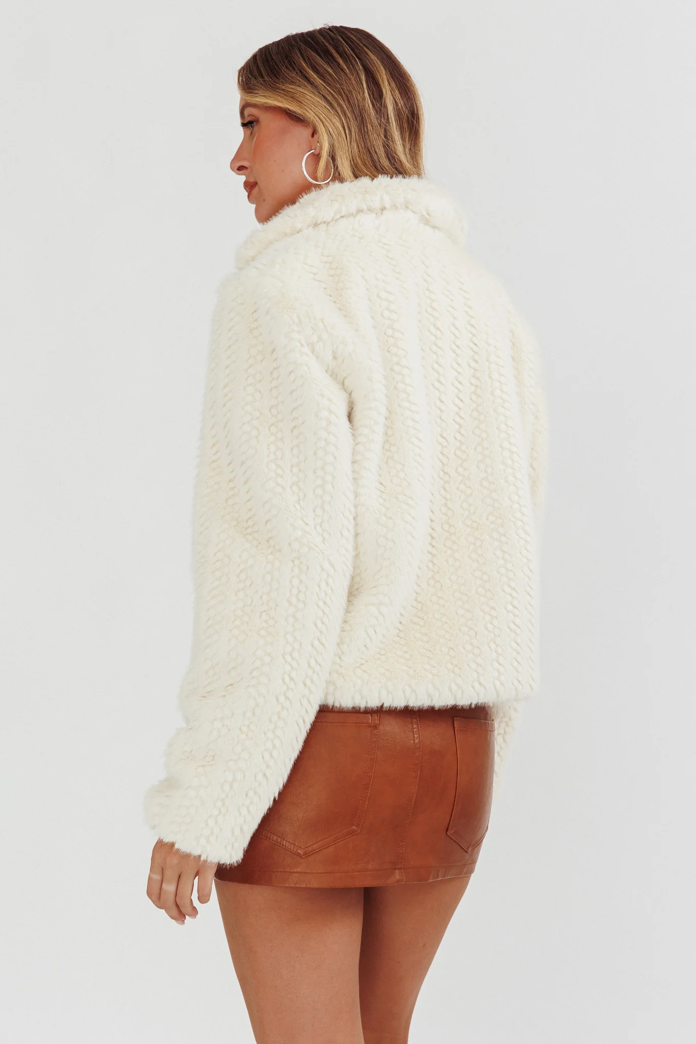 Smoky Mountains Faux Fur Jacket Beige - Seraphlike