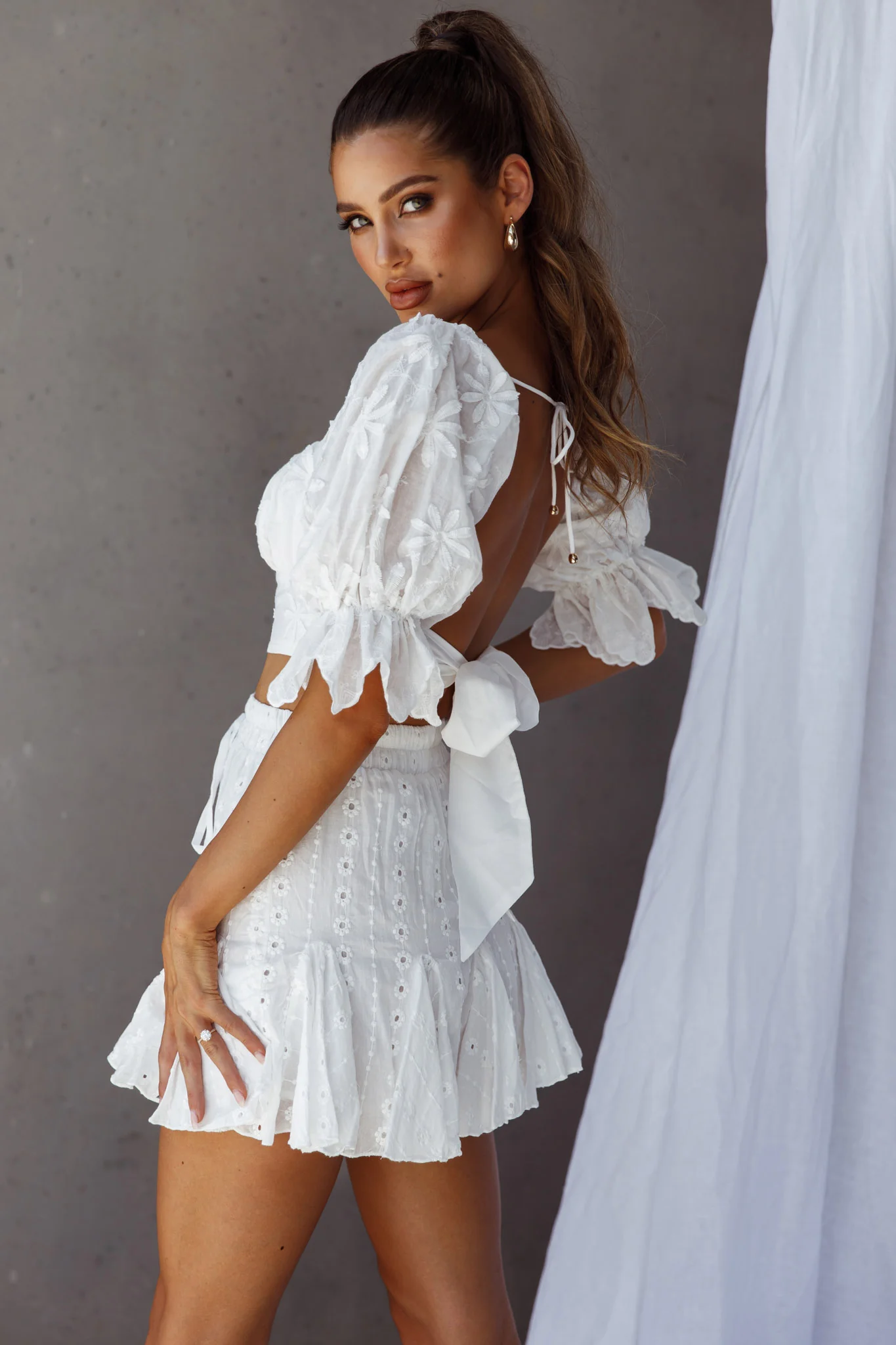 Passing By Tied Back Crop Top White - Seraphlike