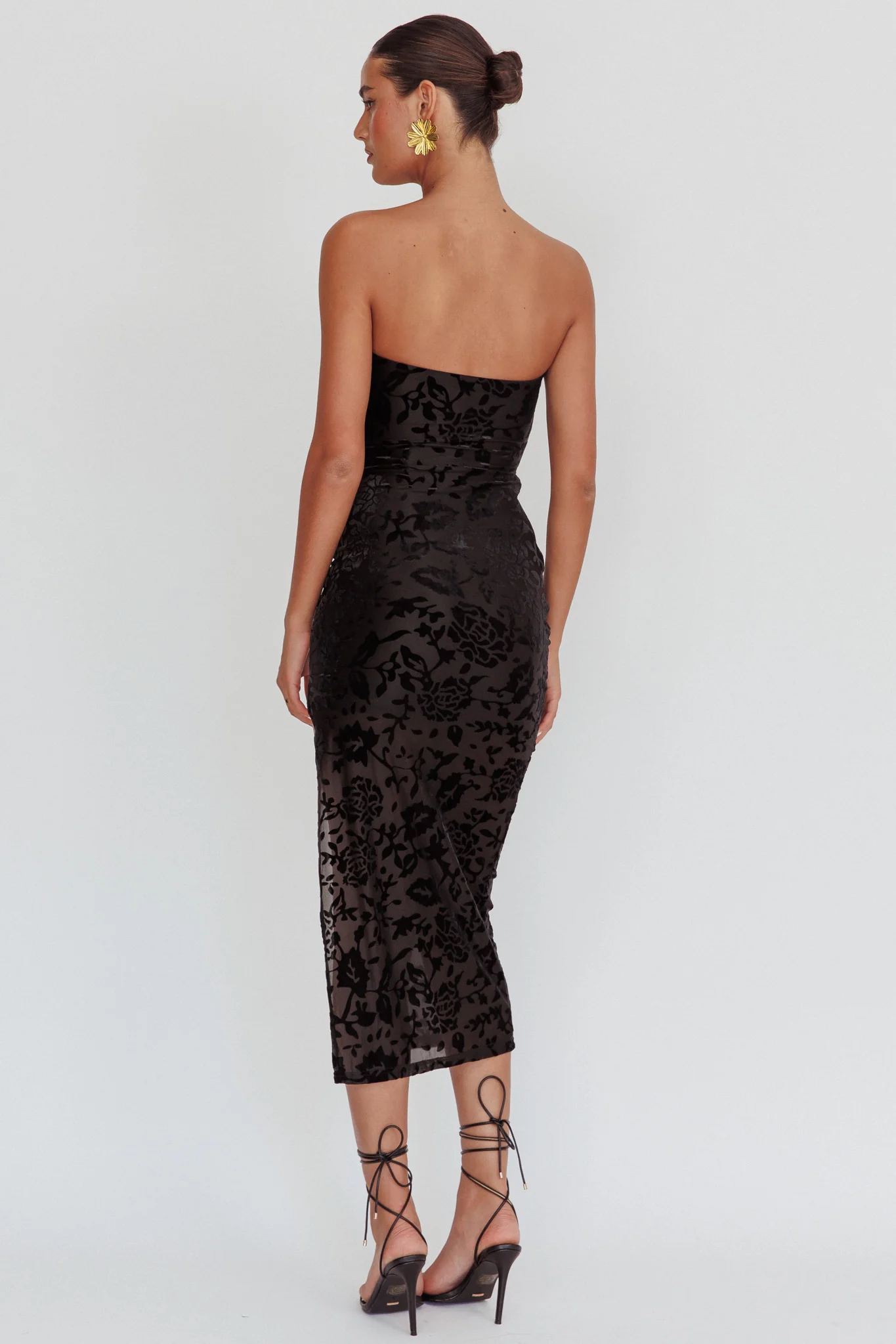 Sing To Me Keyhole Velvet Midi Dress Black - Seraphlike