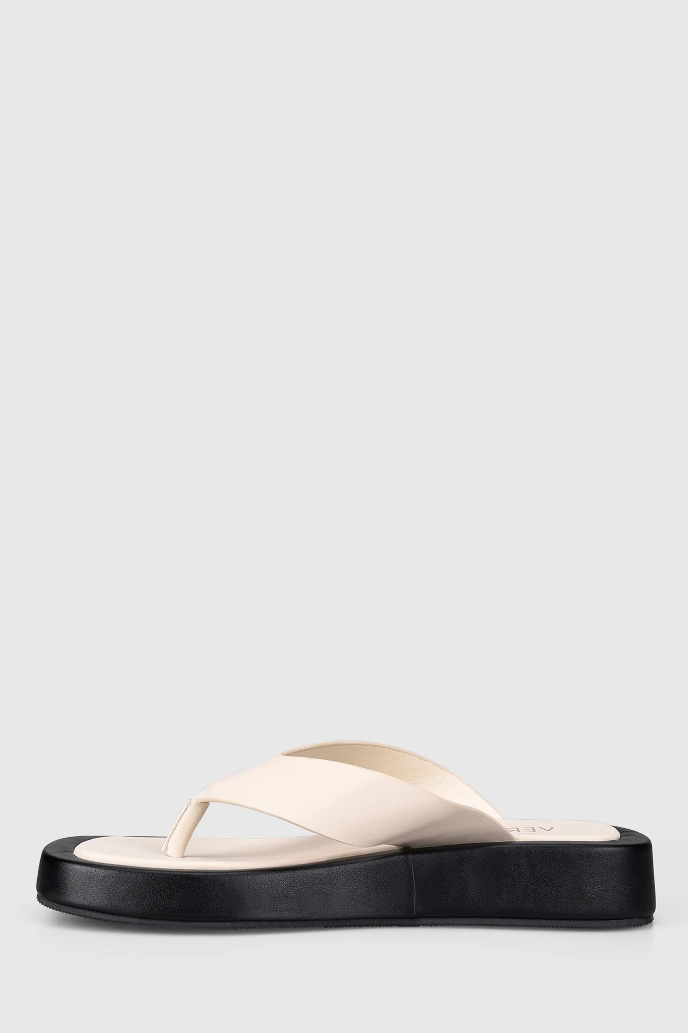 VERALi Boucer II Flatform Thongs Bone Smooth - Seraphlike
