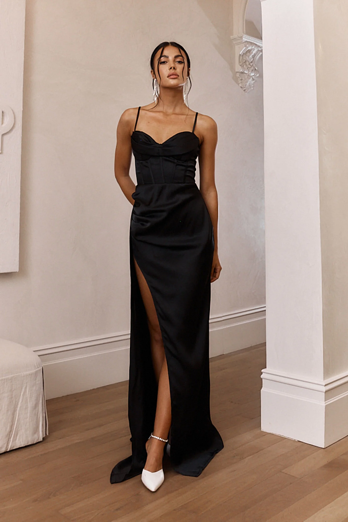 Secret Sweetheart Neckline Split Maxi Dress Black - Seraphlike