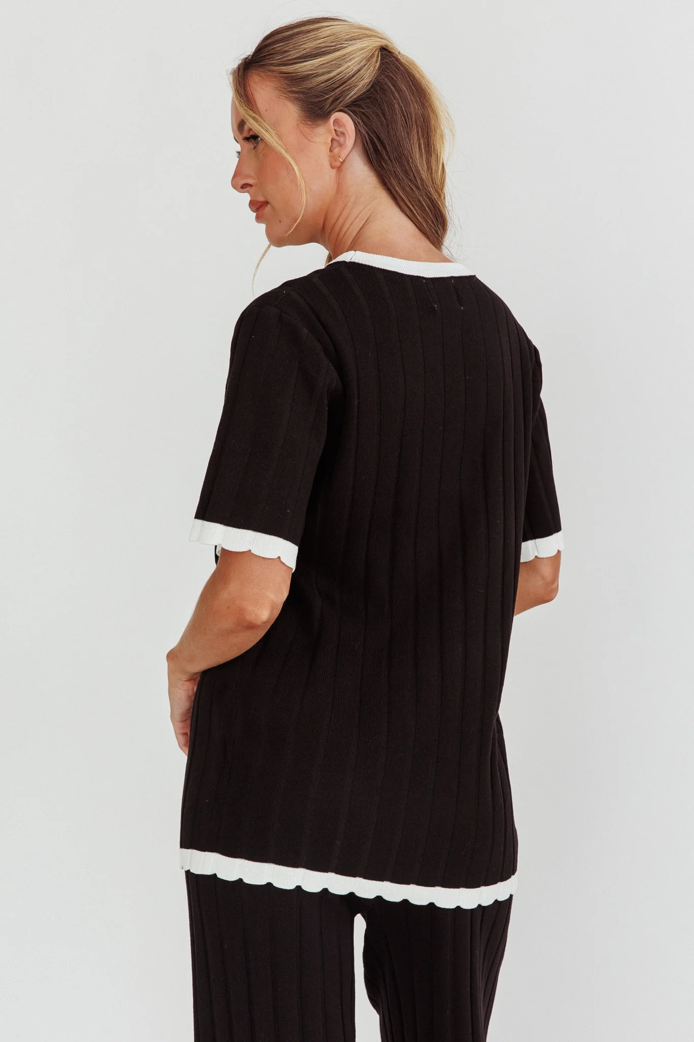 Liloh Contrast Trim Ribbed Knit Top Black - Seraphlike