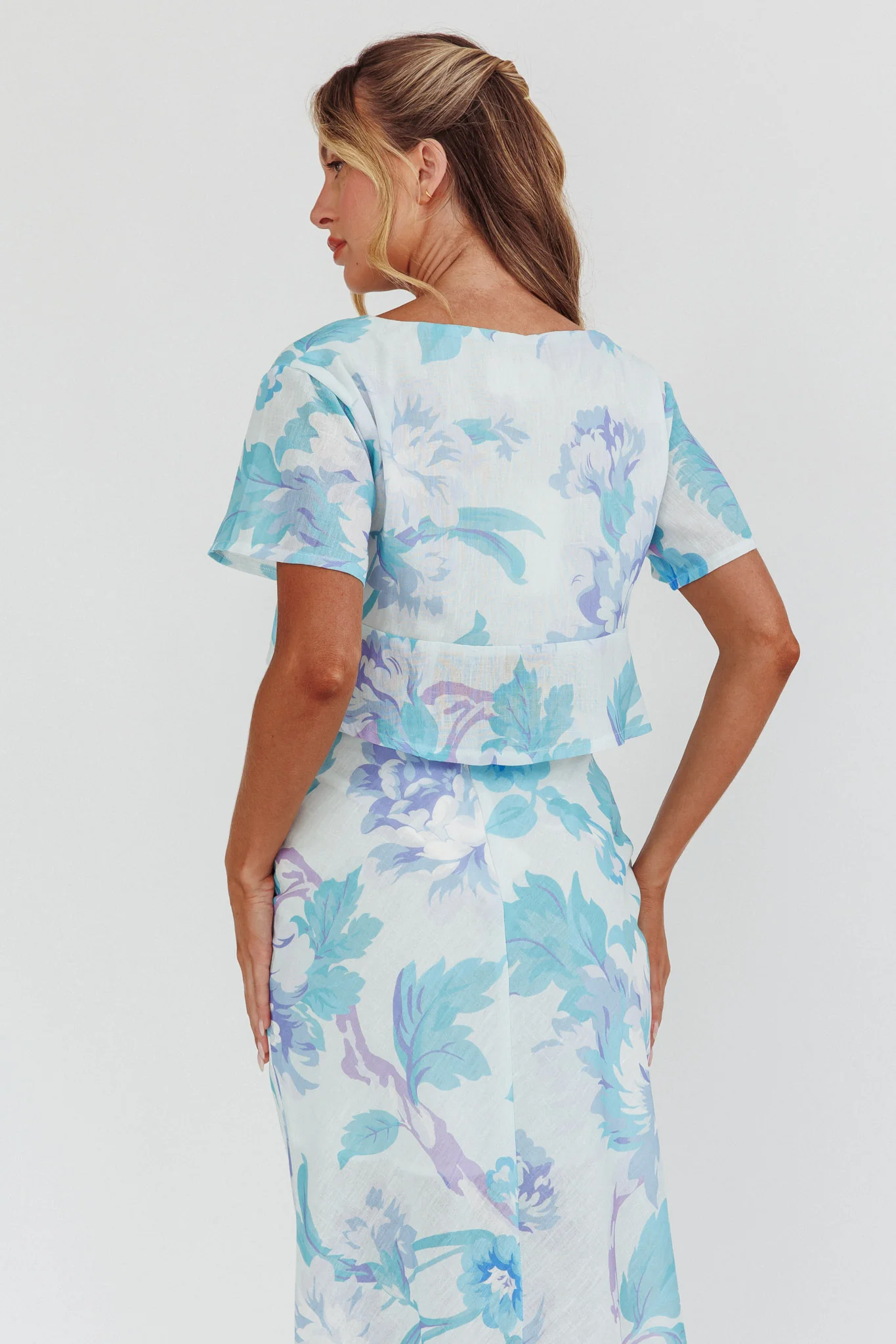 La Vie Tied Bust Crop Top Floral Blue - Seraphlike