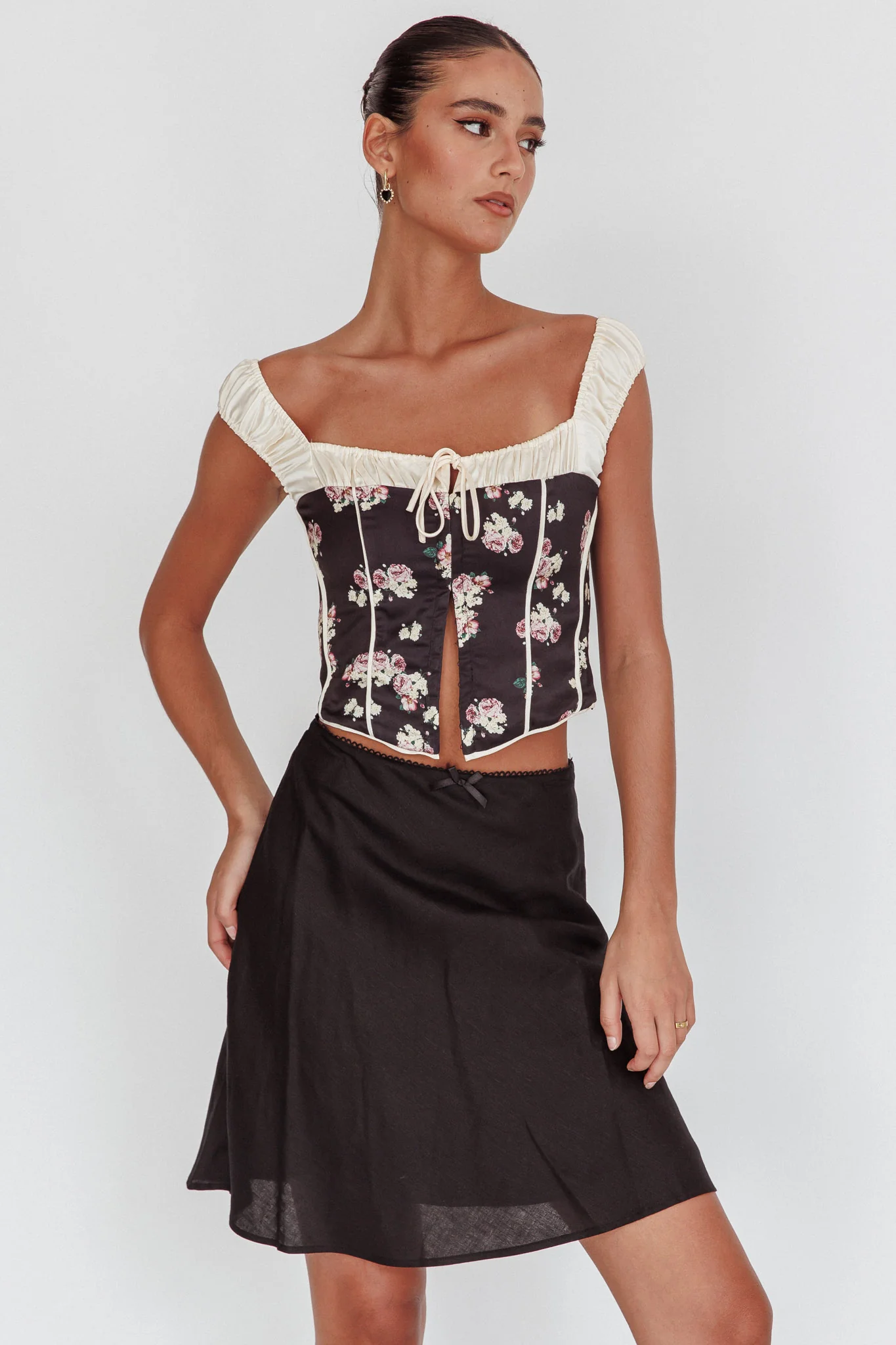 Emotional Knee Length Skirt Black - Seraphlike