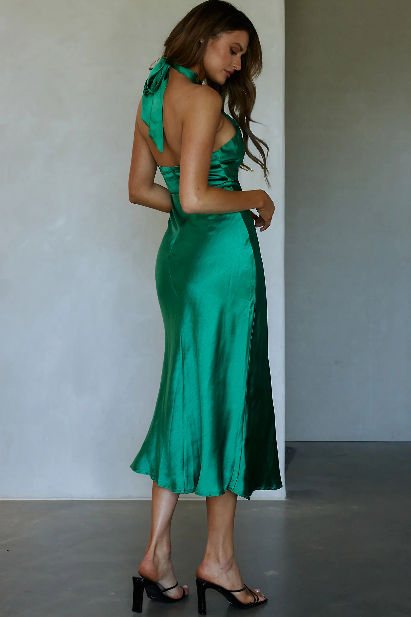 Je Reve Twist Halterneck Midi Dress Green - Seraphlike