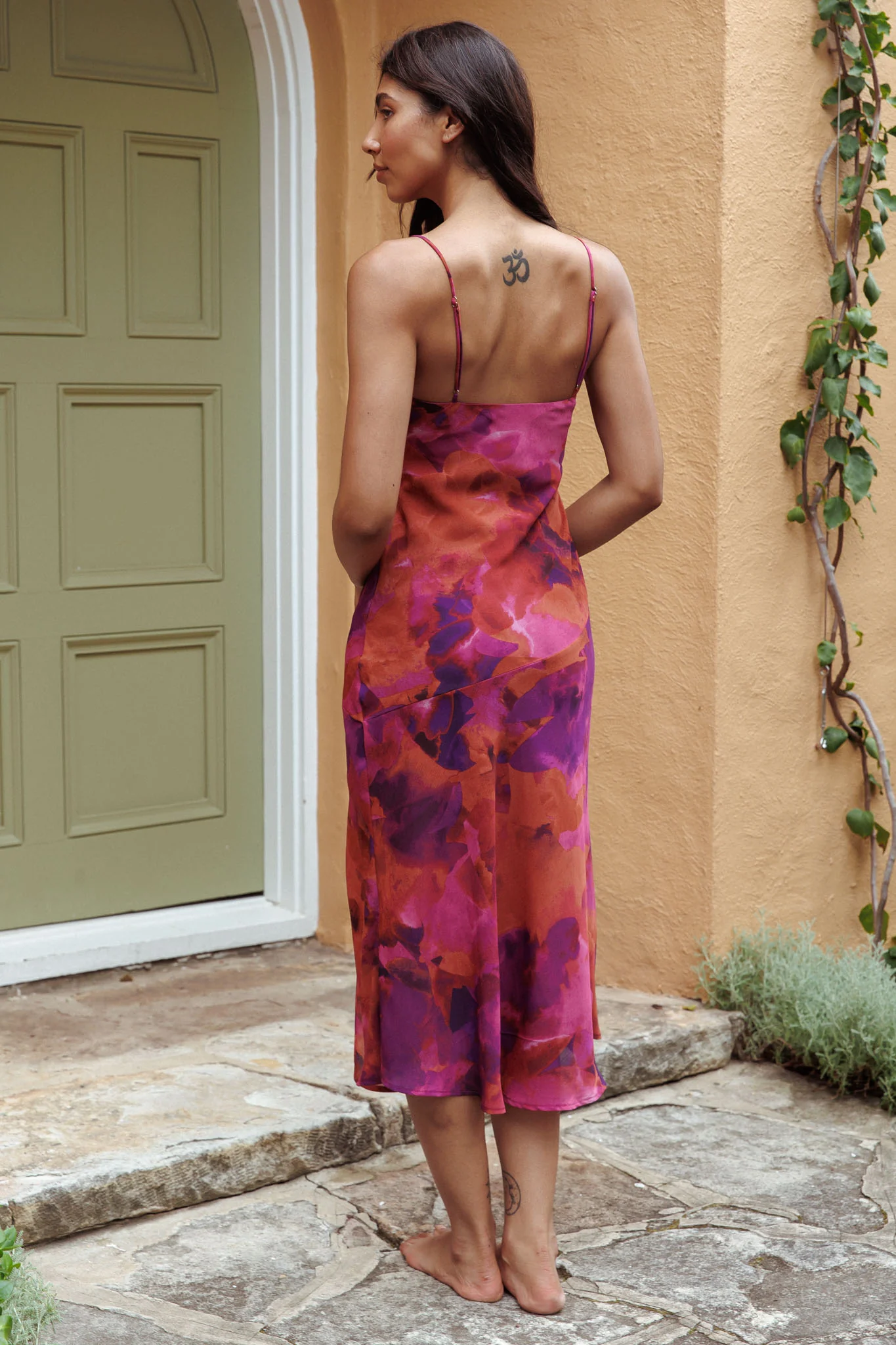 Well Versed Pleated Bust Front Split Dress Dark Rose - Seraphlike