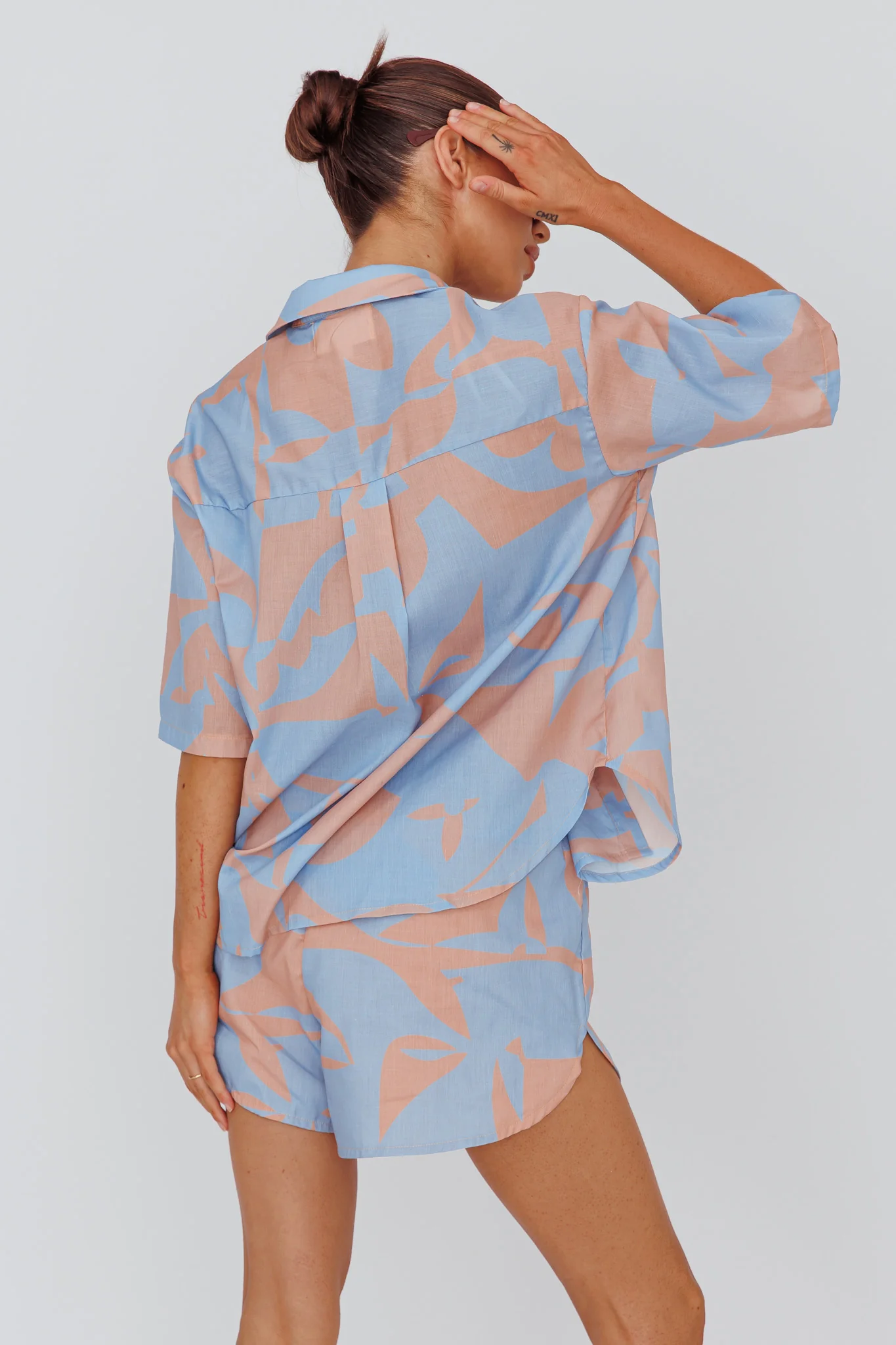 On Vacay Button-Up Shirt Print Blue - Seraphlike
