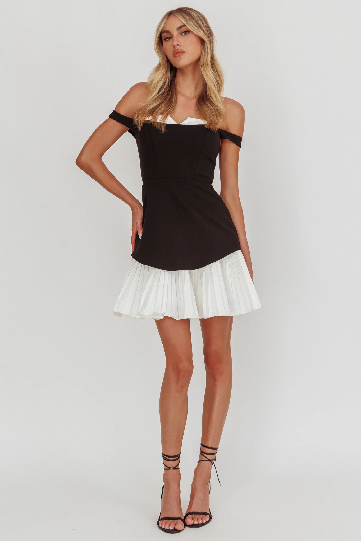 Devoted Love Pleat Hem Mini Dress Contrast Black - Seraphlike