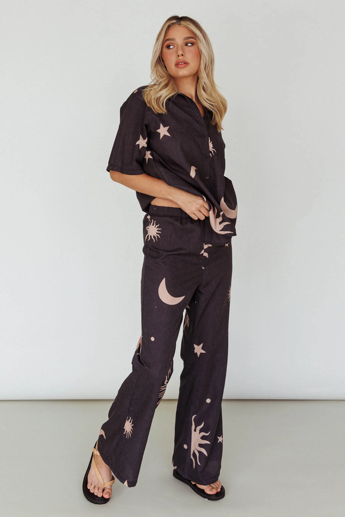 Just A Hunch Pants Sun Moon Black - Seraphlike