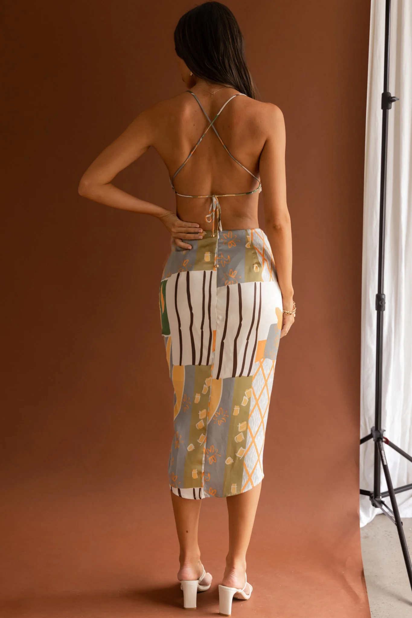 Drama Queen Cut-Out Waist Drawstring Dress Printed Olive - Seraphlike