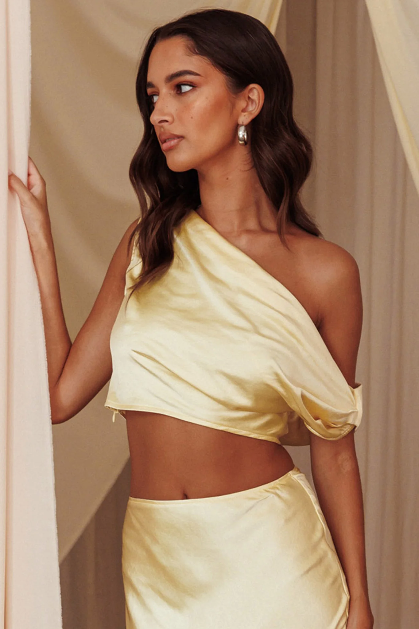 Alivya On-Off-Shoulder Satin Top Butter - Seraphlike