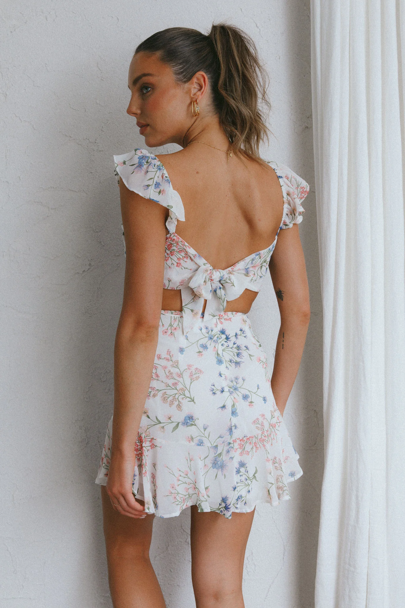 Barcelona Tied Back Mini Dress Floral White - Seraphlike